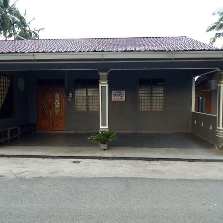 Aiman Homestay Marang Exteriör bild